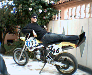 c'est un ami de mon frere s'appelle ayyoub je te kiff